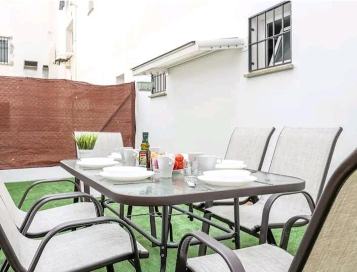 Apartamento Con Patio Y Piscina Cerca De Sevilla La Algaba Zewnętrze zdjęcie